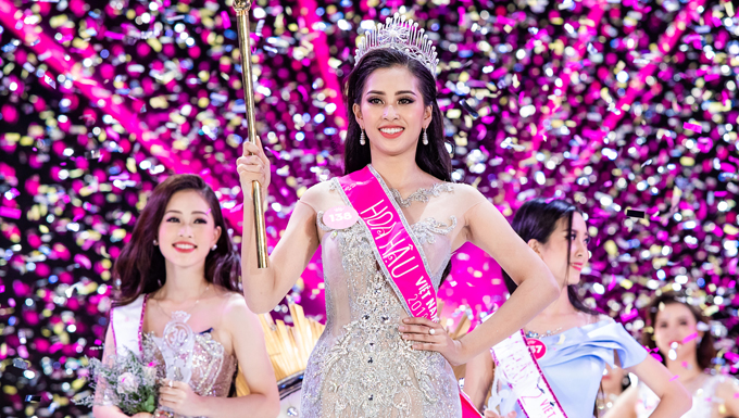 Lộ bảng điểm tốt nghiệp nhiều điểm dưới 5 của Hoa hậu Trần Tiểu Vy?