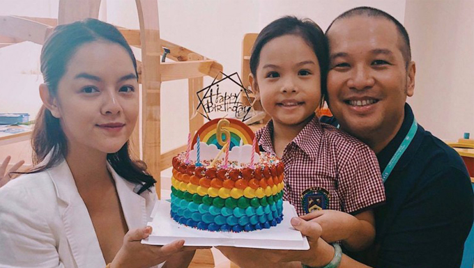 Phạm Quỳnh Anh - Quang Huy rạng rỡ mừng sinh nhật con gái: Lâu lắm rồi mới thấy cả hai trong 1 khung hình!