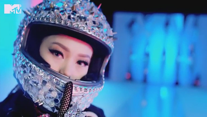 MTV NEWS - CA SĨ MINH HẰNG RA MẮT MV BREAK THE RULES
