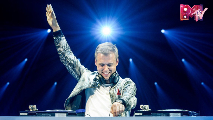 MTV World Stage: Hoa mắt trước sân khấu bùng nổ của Huyền thoại Armin Van Buuren